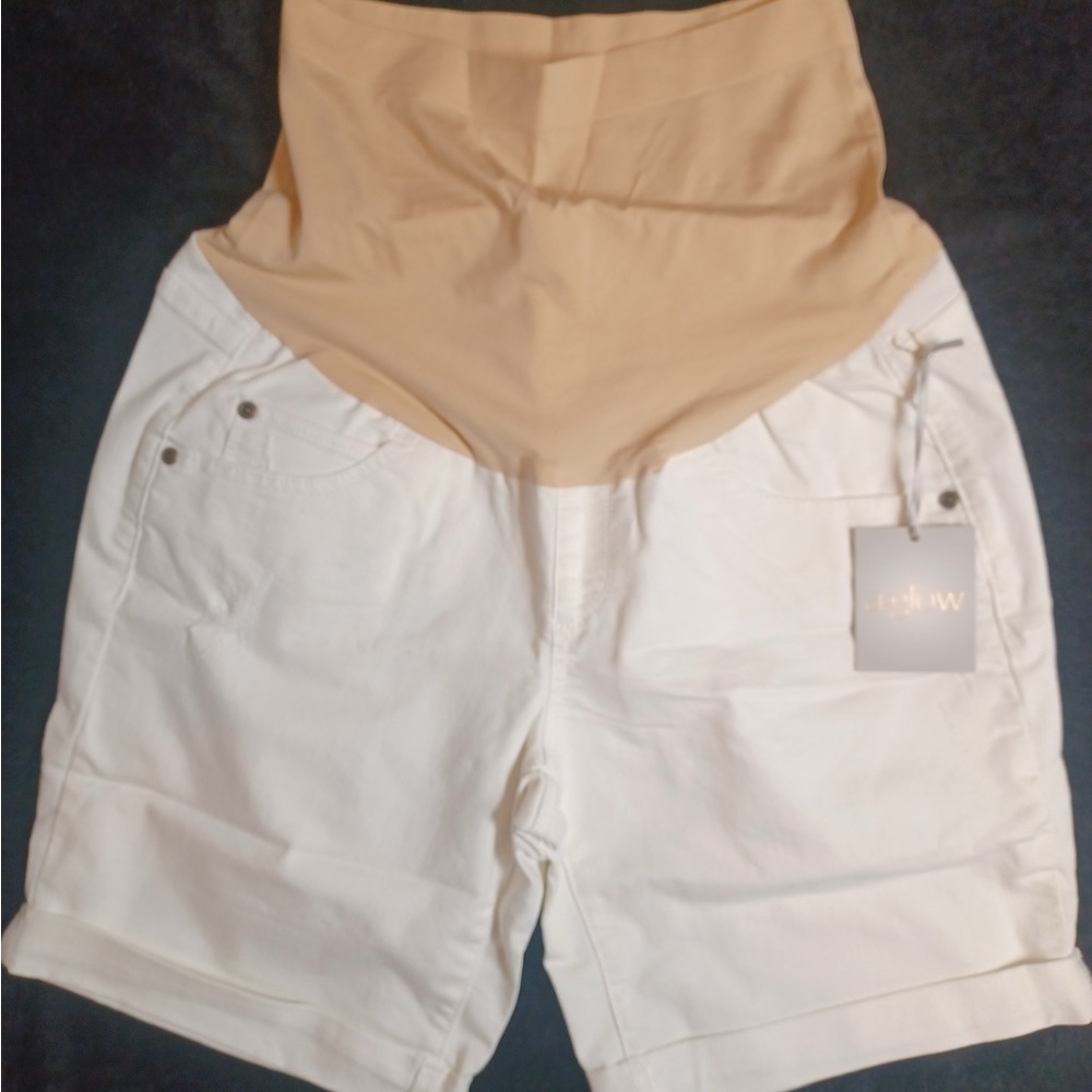 Aglow Stylish White Maternity Shorts, boyfriend distressed style. White size 12